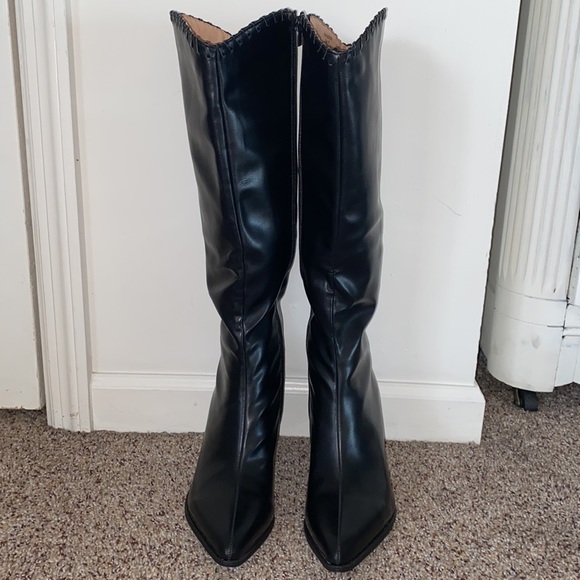 Journee Daria Boot 9 - worn once - Picture 4 of 10